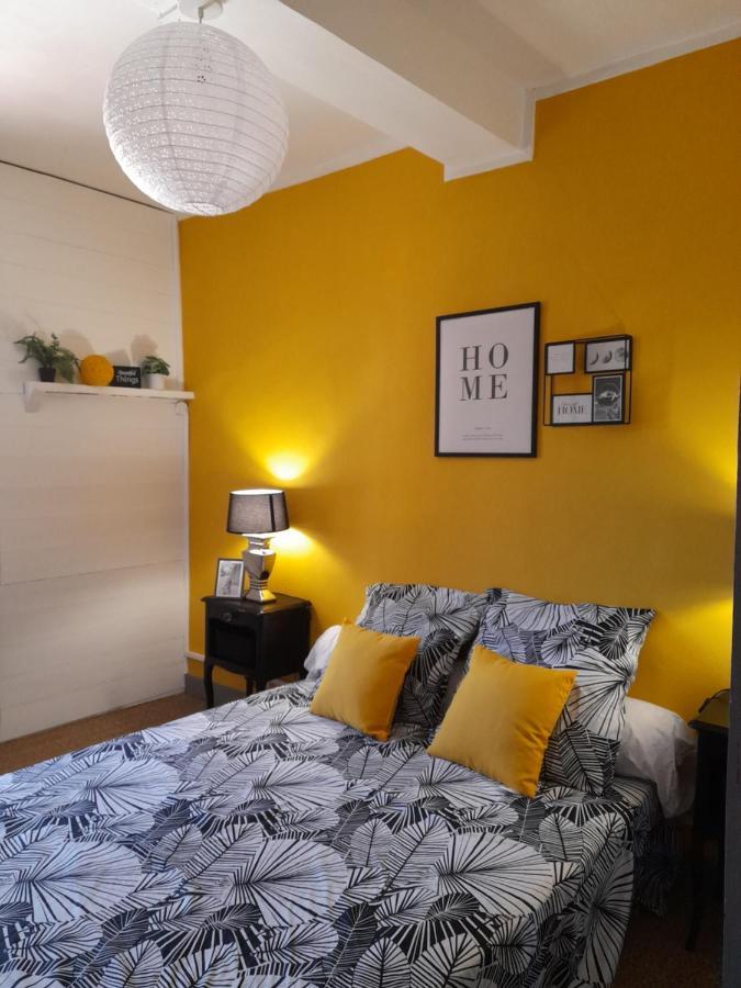 B&B Chambres "Chez Meme Germaine" Caramany Exterior foto