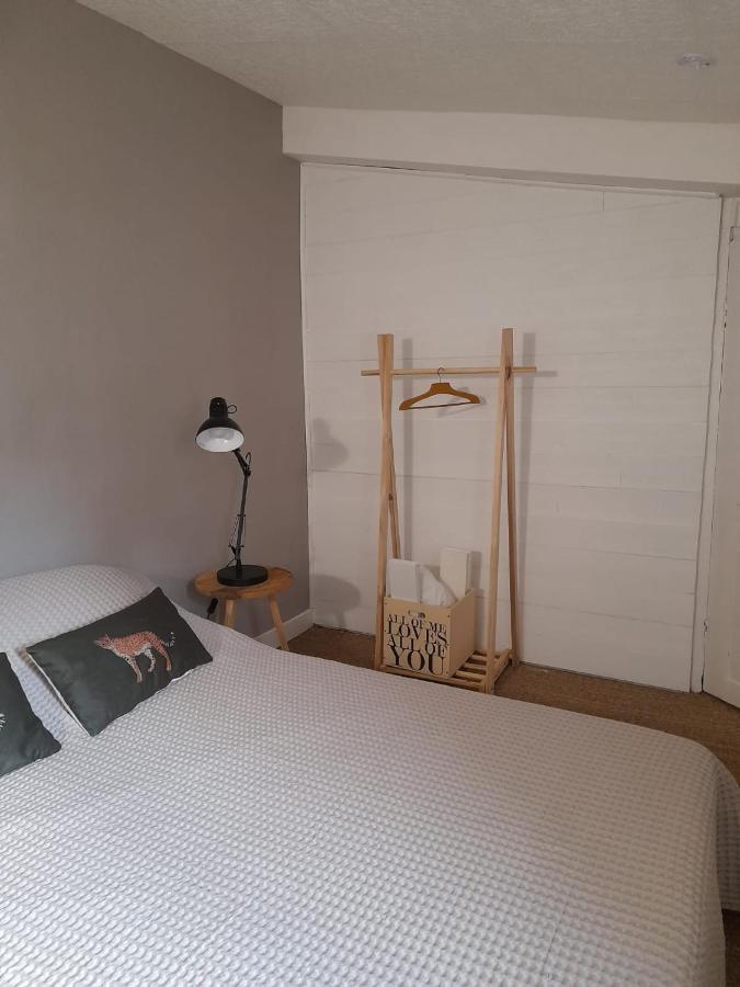 B&B Chambres "Chez Meme Germaine" Caramany Exterior foto