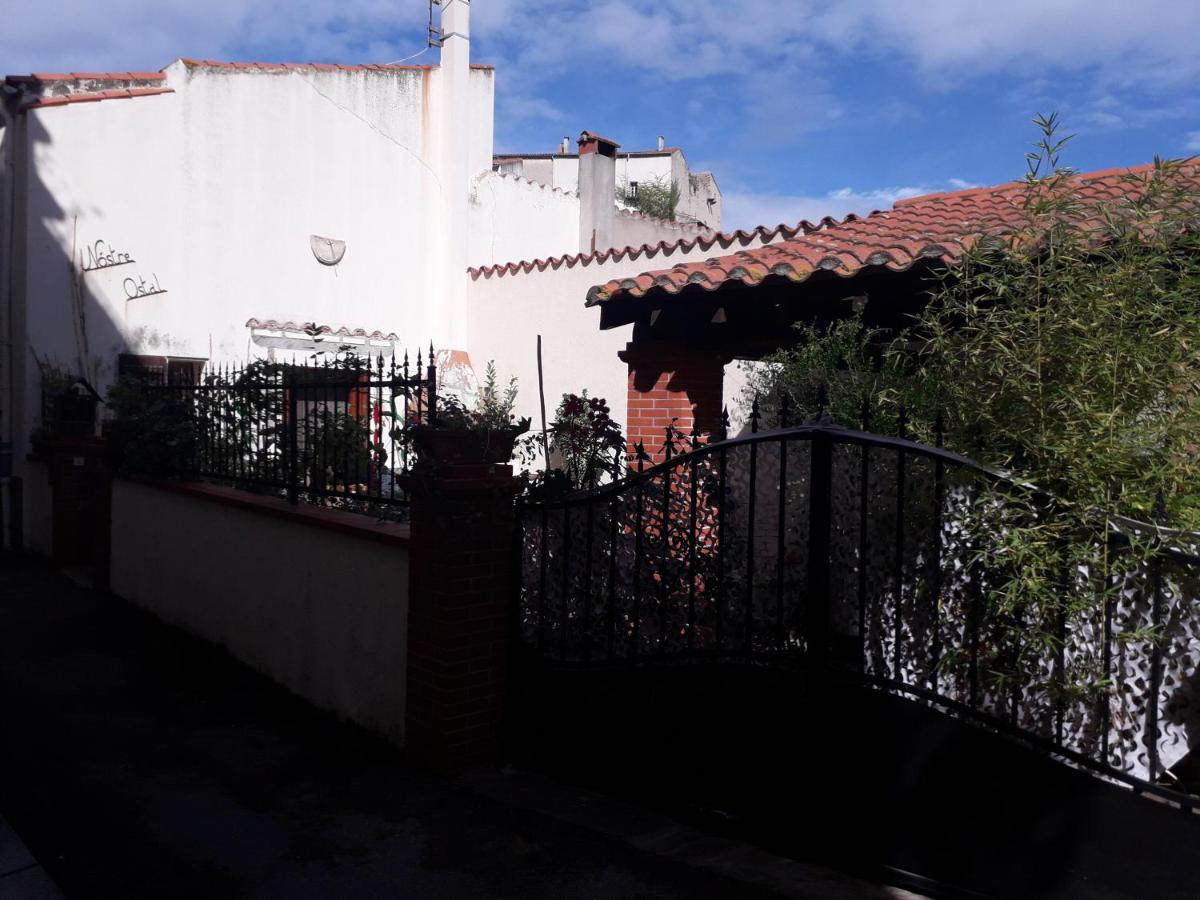 B&B Chambres "Chez Meme Germaine" Caramany Exterior foto